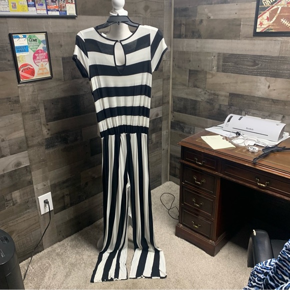 12PM by Mon Ami size small black/cream striped pantsuit has pockets - Picture 3 of 6